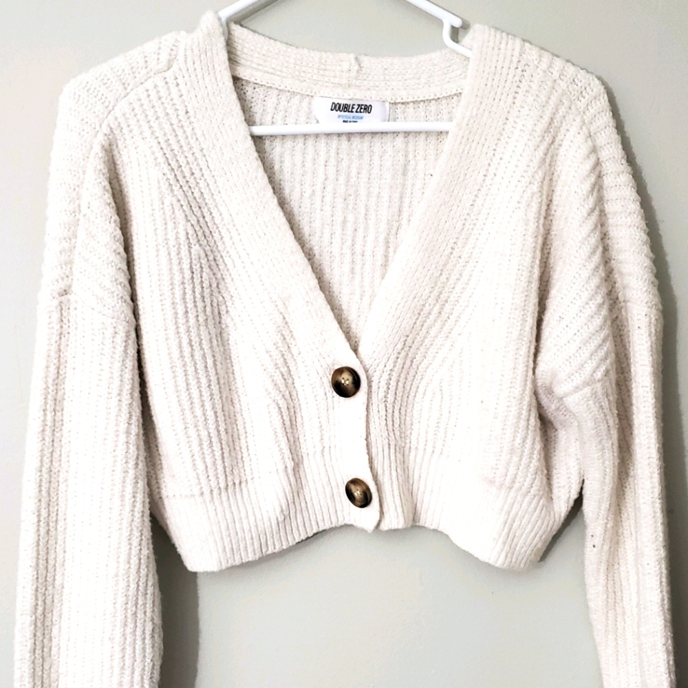 Cropped White Sweater Size Medium